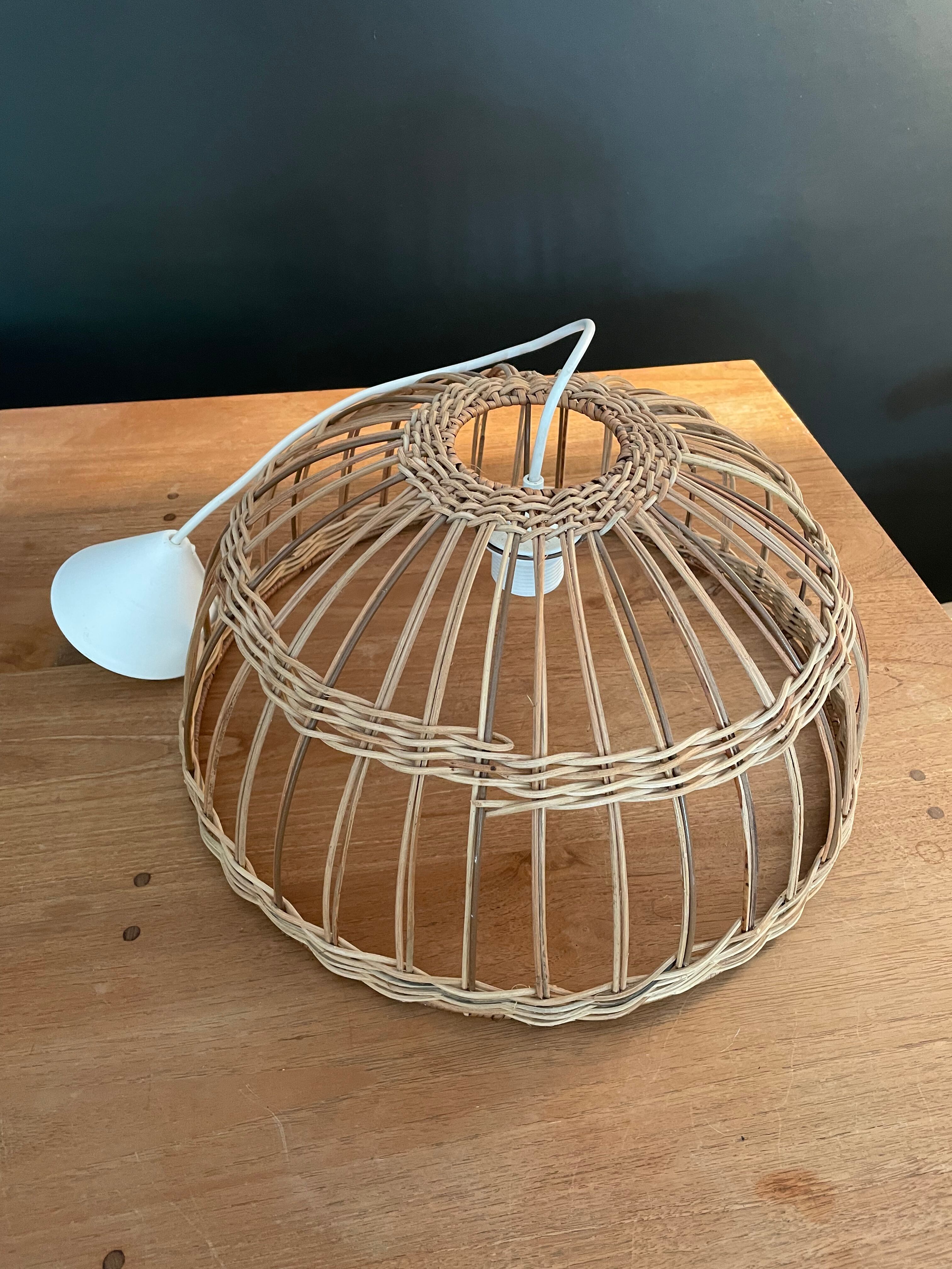 Vintage wicker pendant lamp
