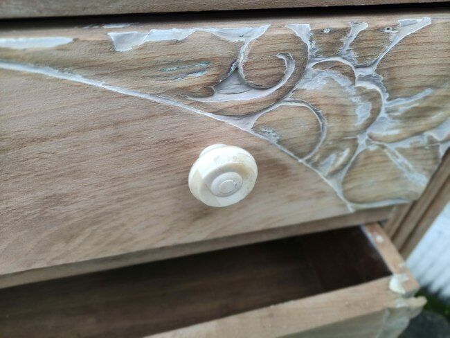 Art Deco chest of drawers