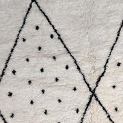 Tapis beni ouarain berbère losange et pois noirs 140 X 220 cm