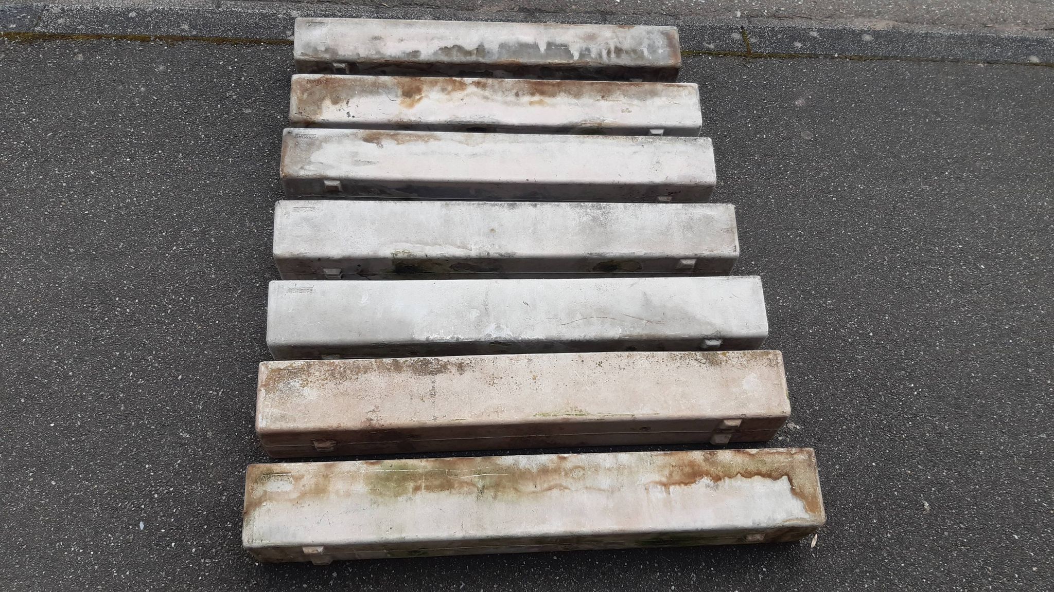 Set of 7 planters from the 1960s.