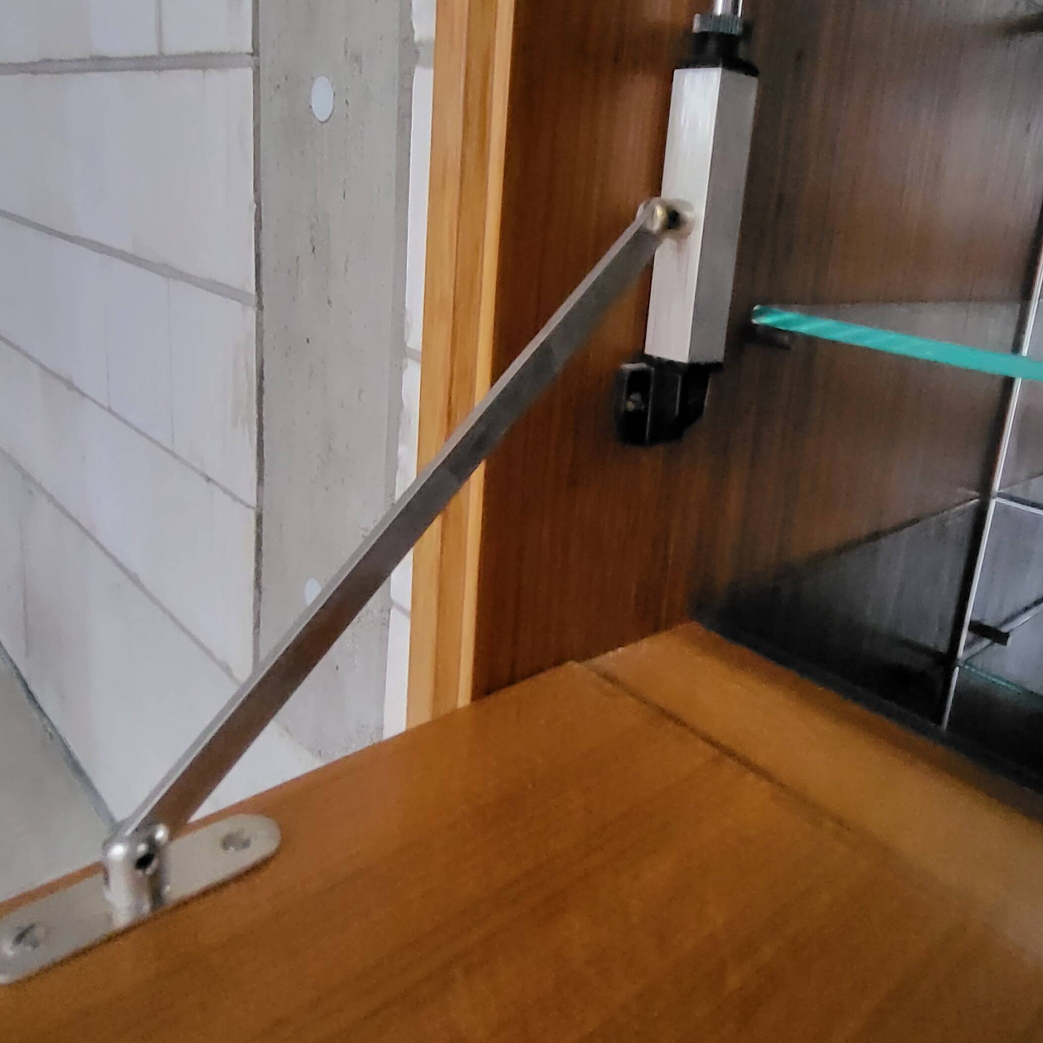 Etagère avec meuble-bar