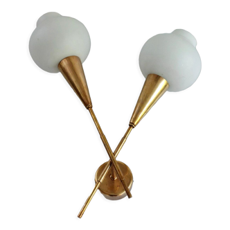 Italian wall lamp opaline and brass, 1950s