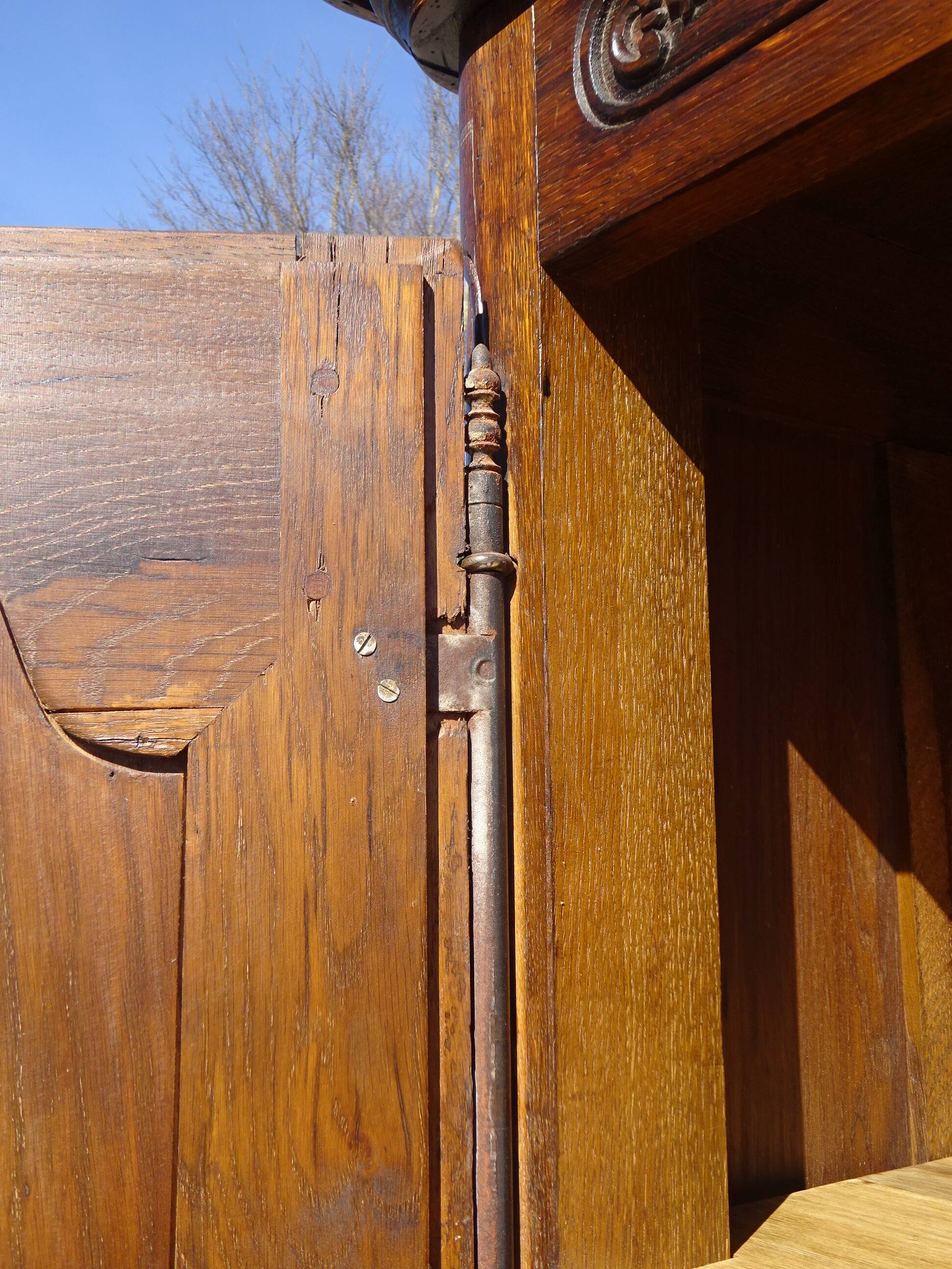 Solid oak wardrobe, Renaissance style