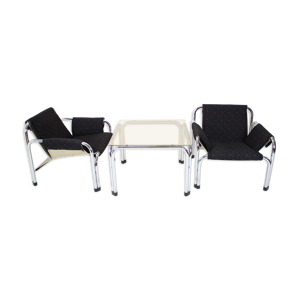 Ensemble de deux fauteuils avec table basse conçues par Wiliam Chlebo années 1970