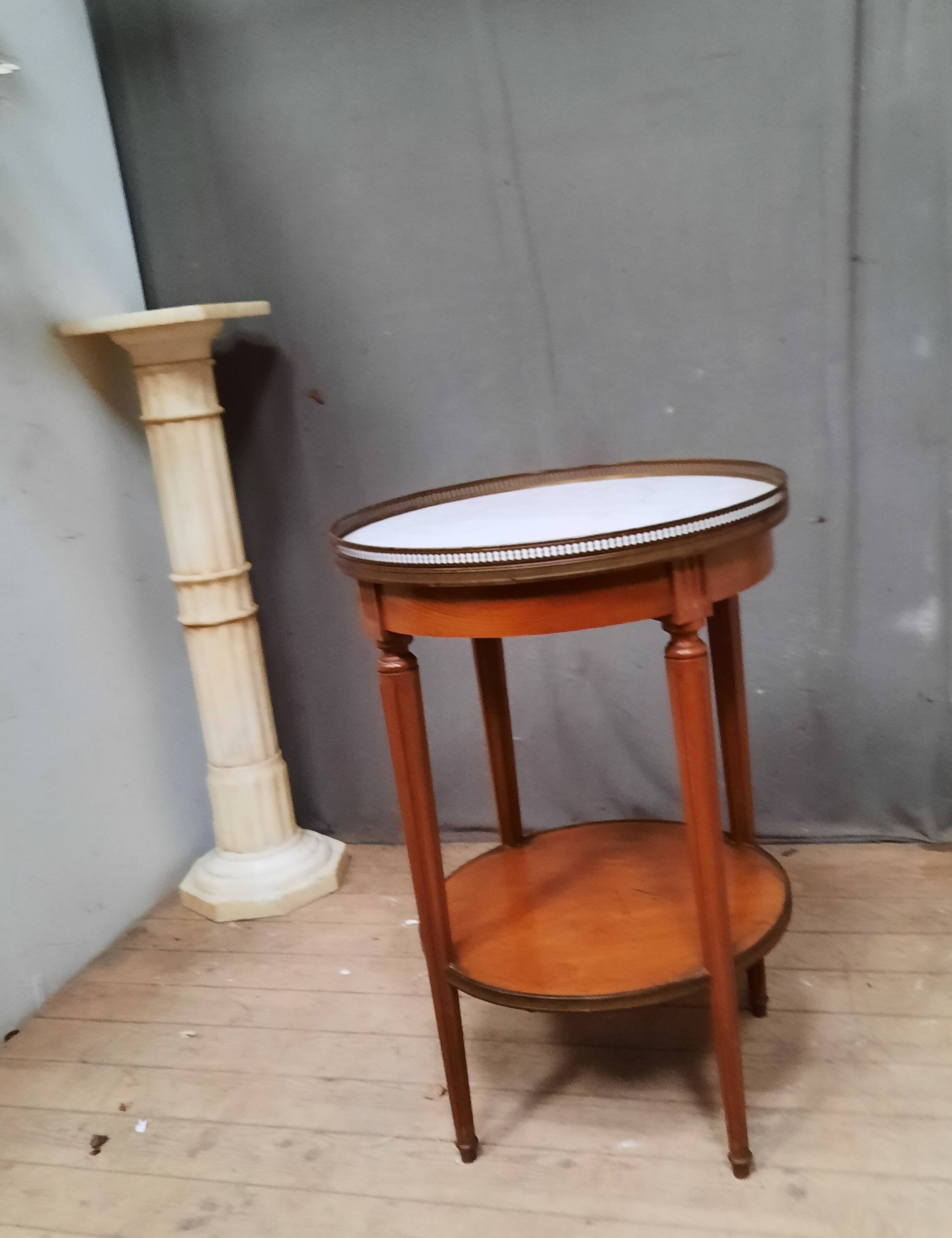 Louis XVI style living room pedestal table