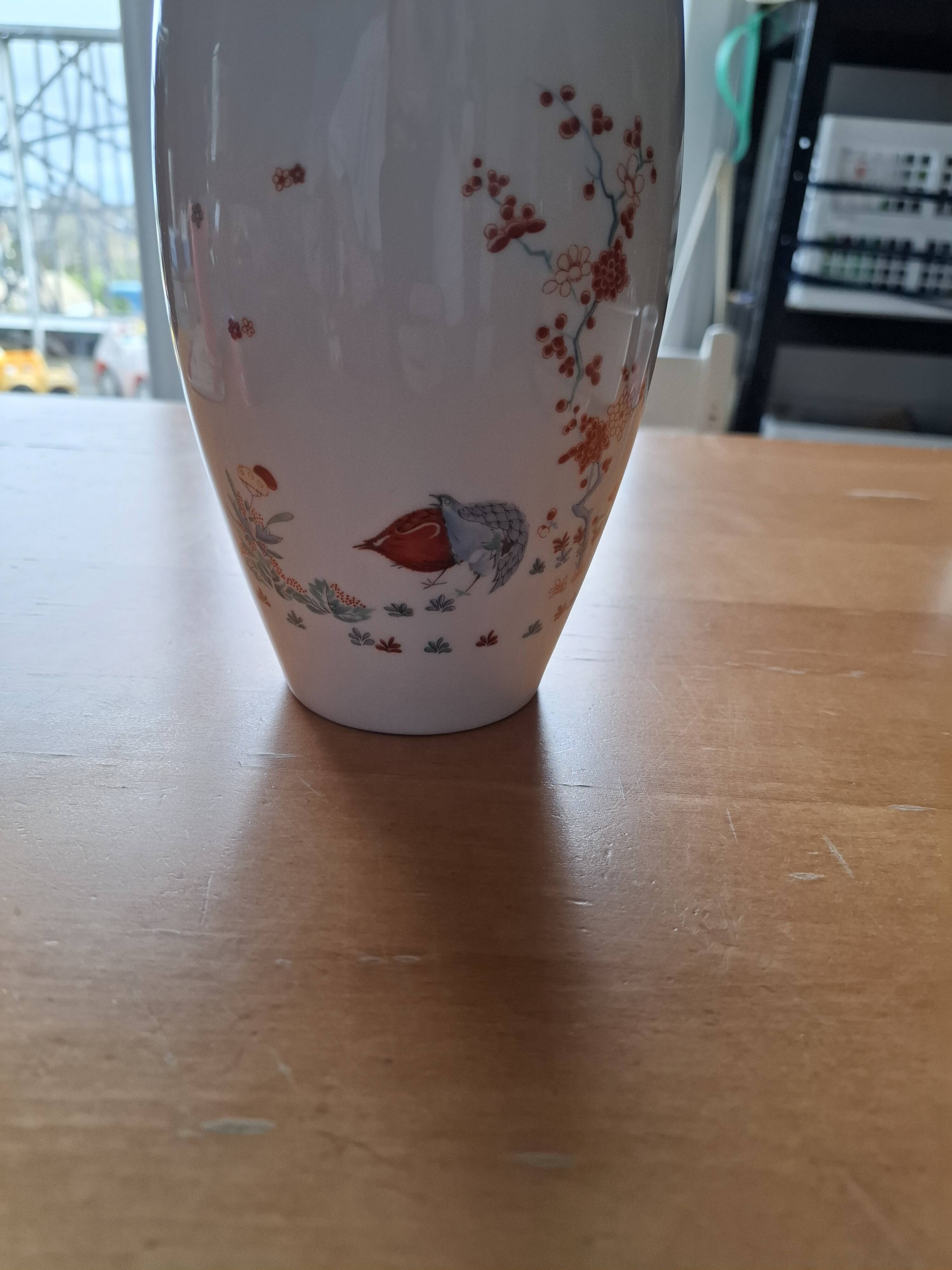 Ceramic vase with Japanese-style decoration
