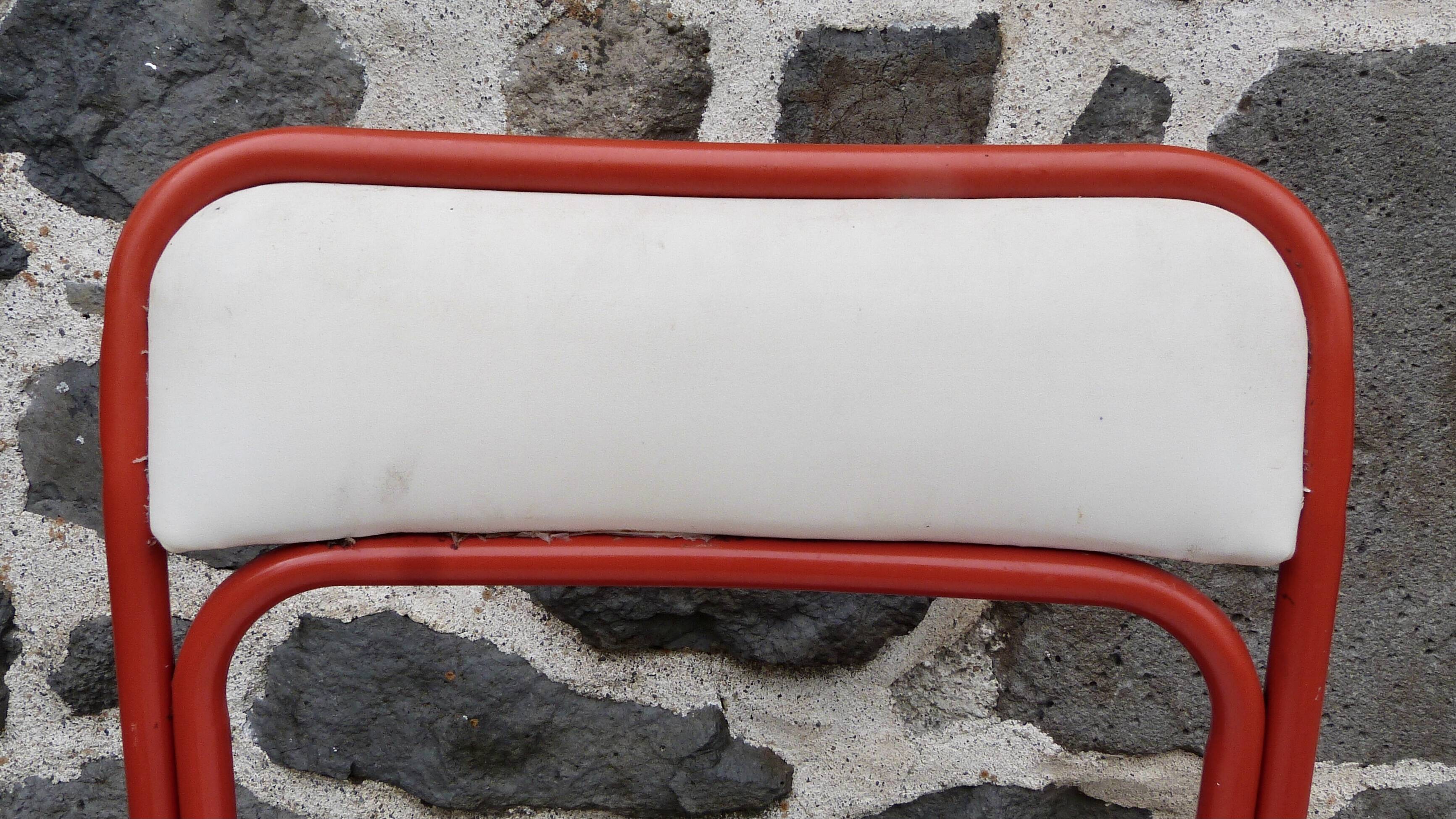 Tubular red metal chair, 70s