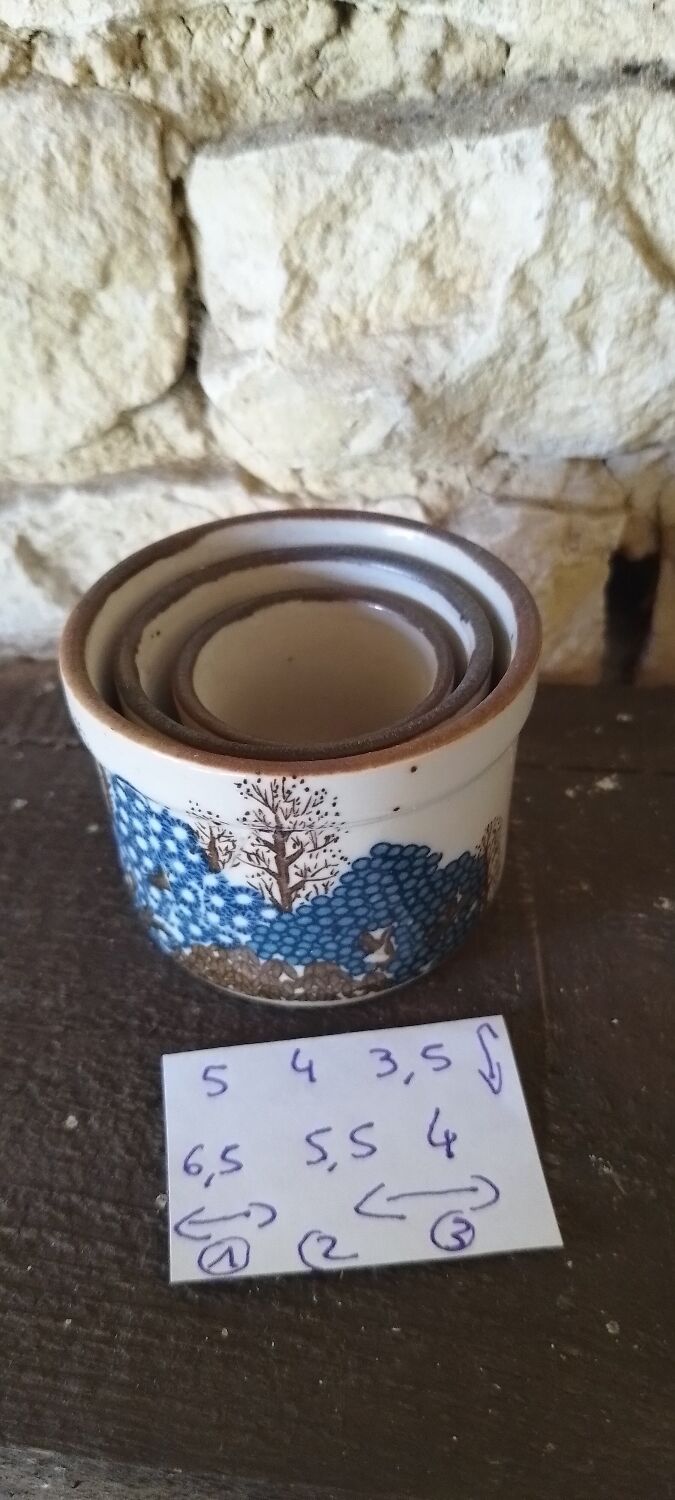 Small vintage ramekins