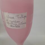 Vase tulipe en opaline rose