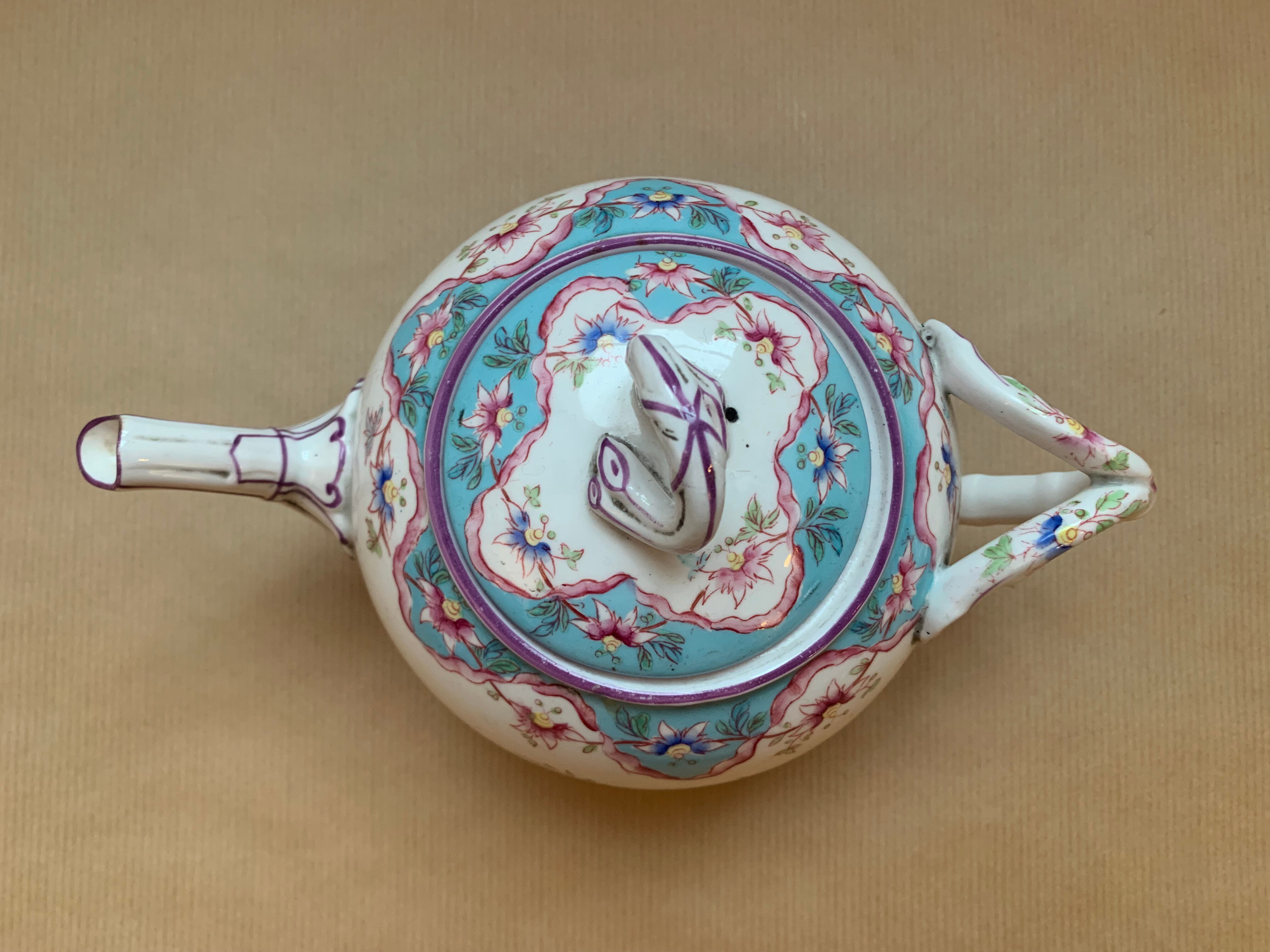 Porcelain teapot Sarreguemines
