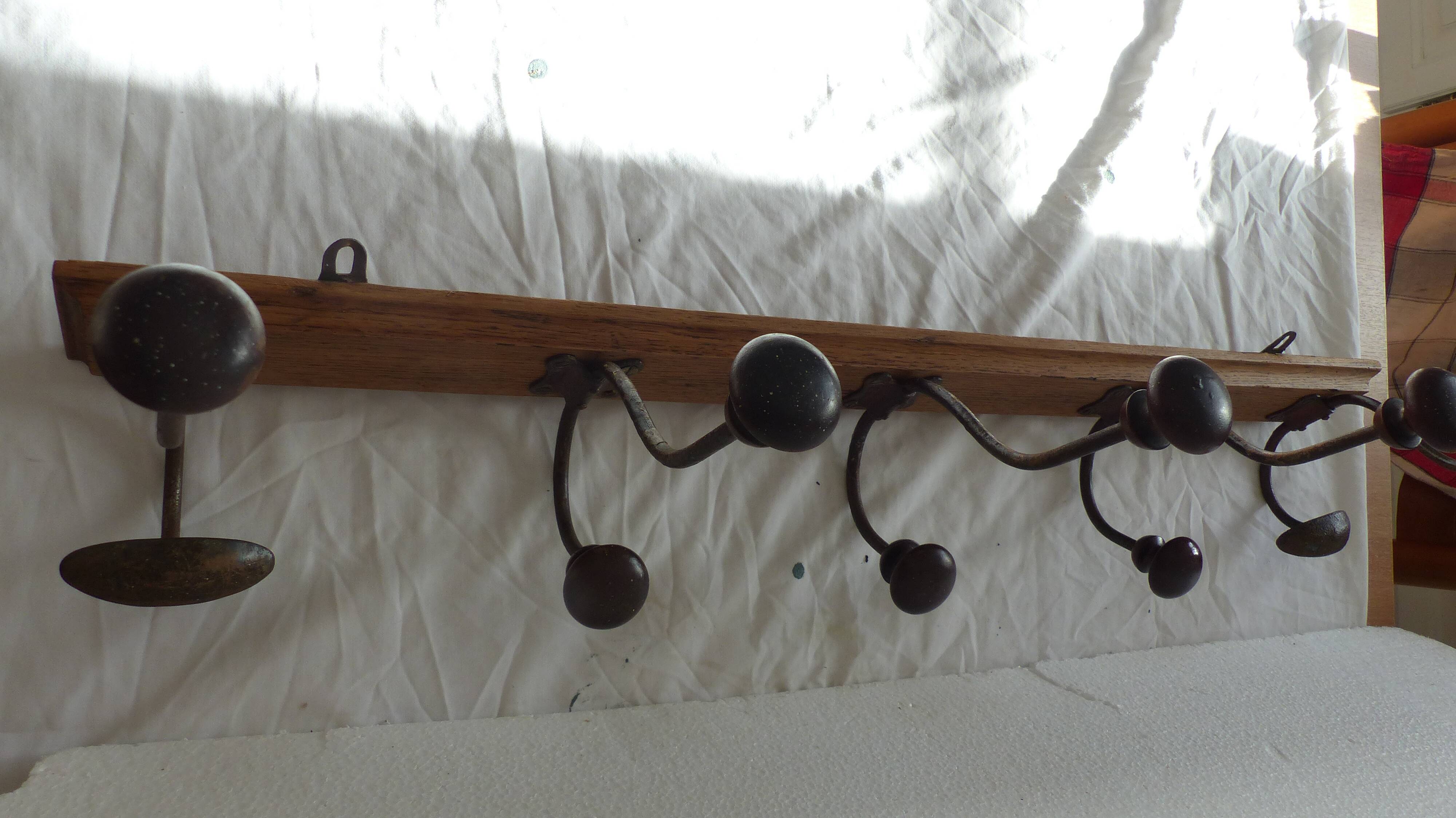 Wall coat rack