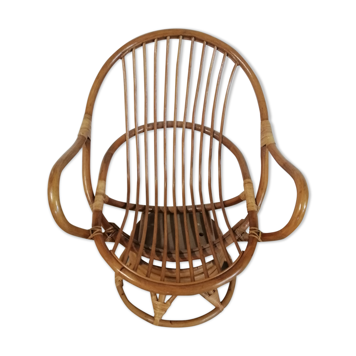 Swivel rattan chair