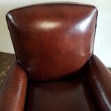 Club armchair, bulging back