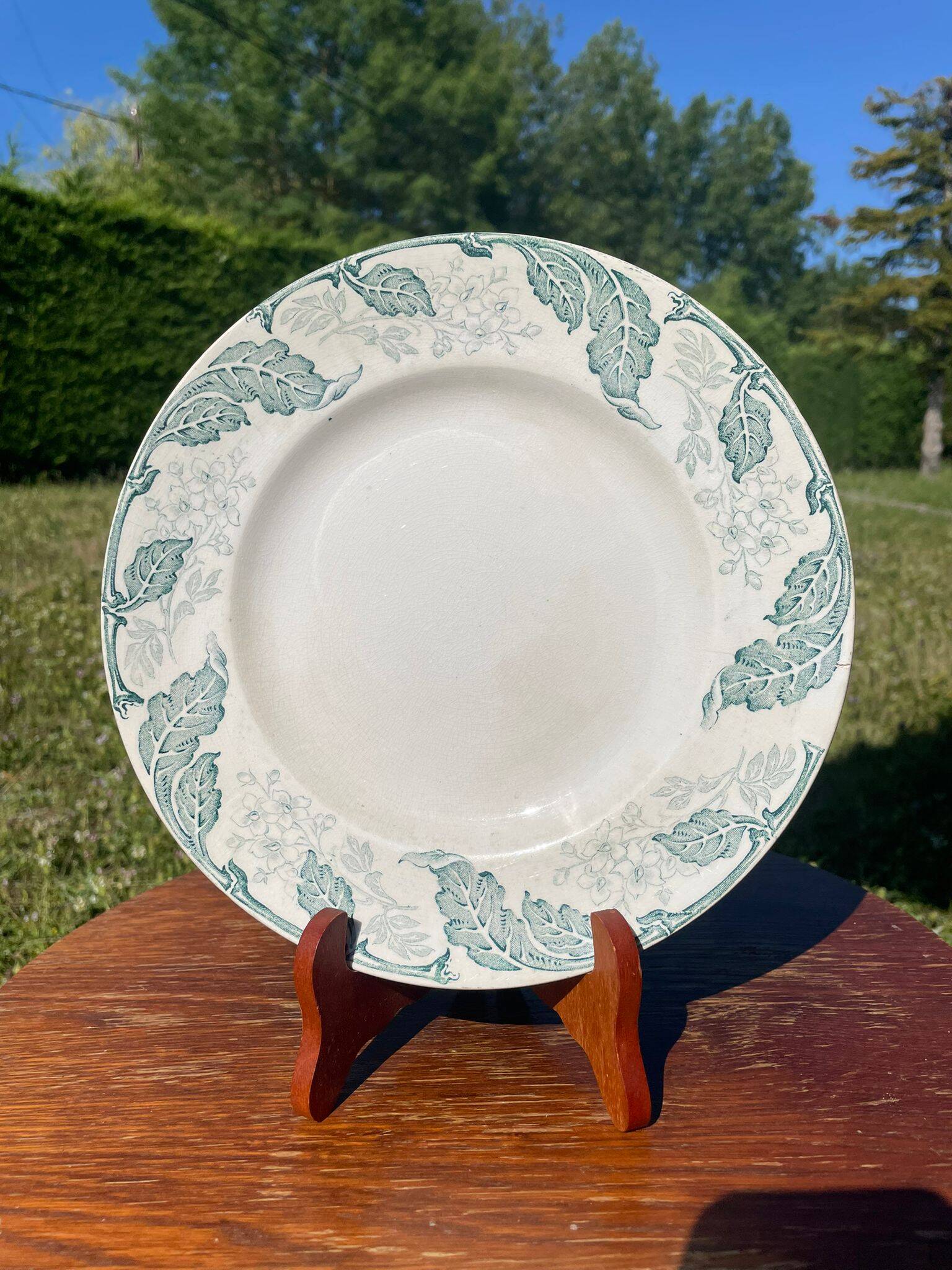 Old presentation dish, Saint Amand