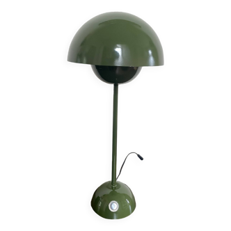 Agemob khaki flowerpot lamp