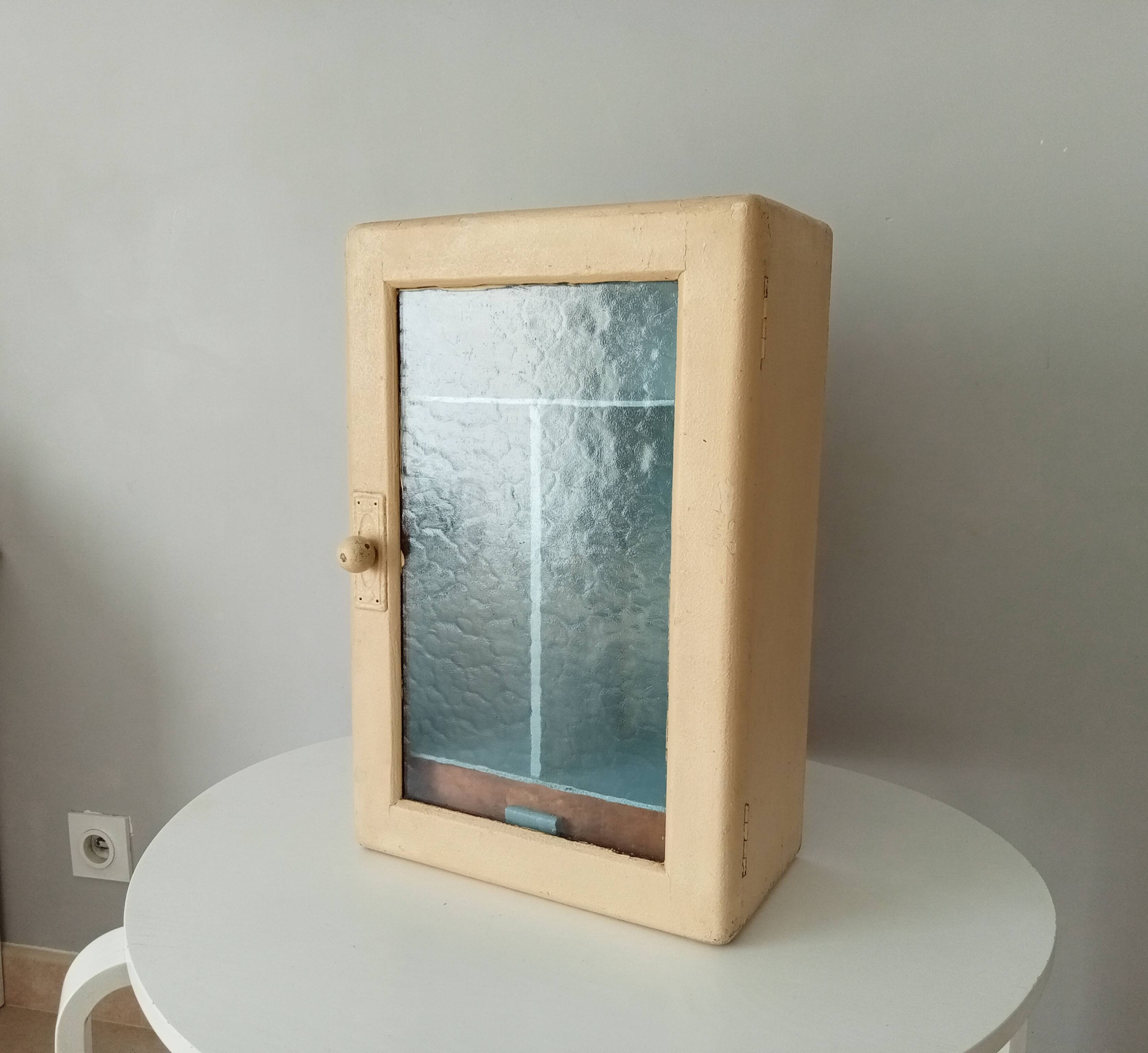 Glass medicine cabinet 50s