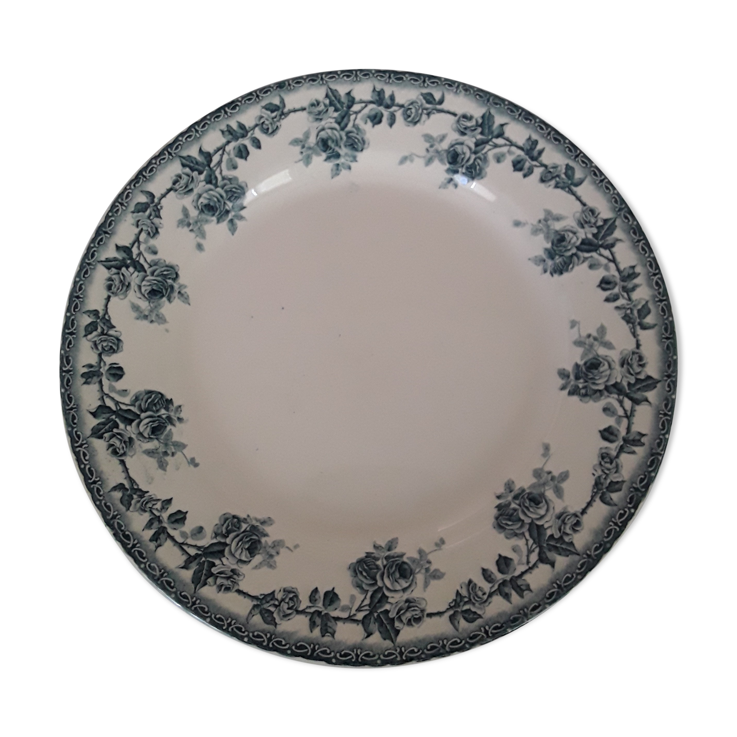 Dish in iron earth Boulenger iron land Choisi-le-Roi