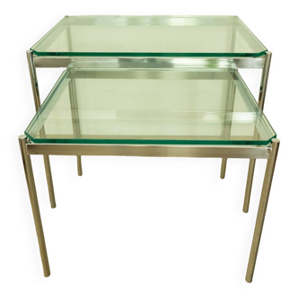 Nesting coffee tables