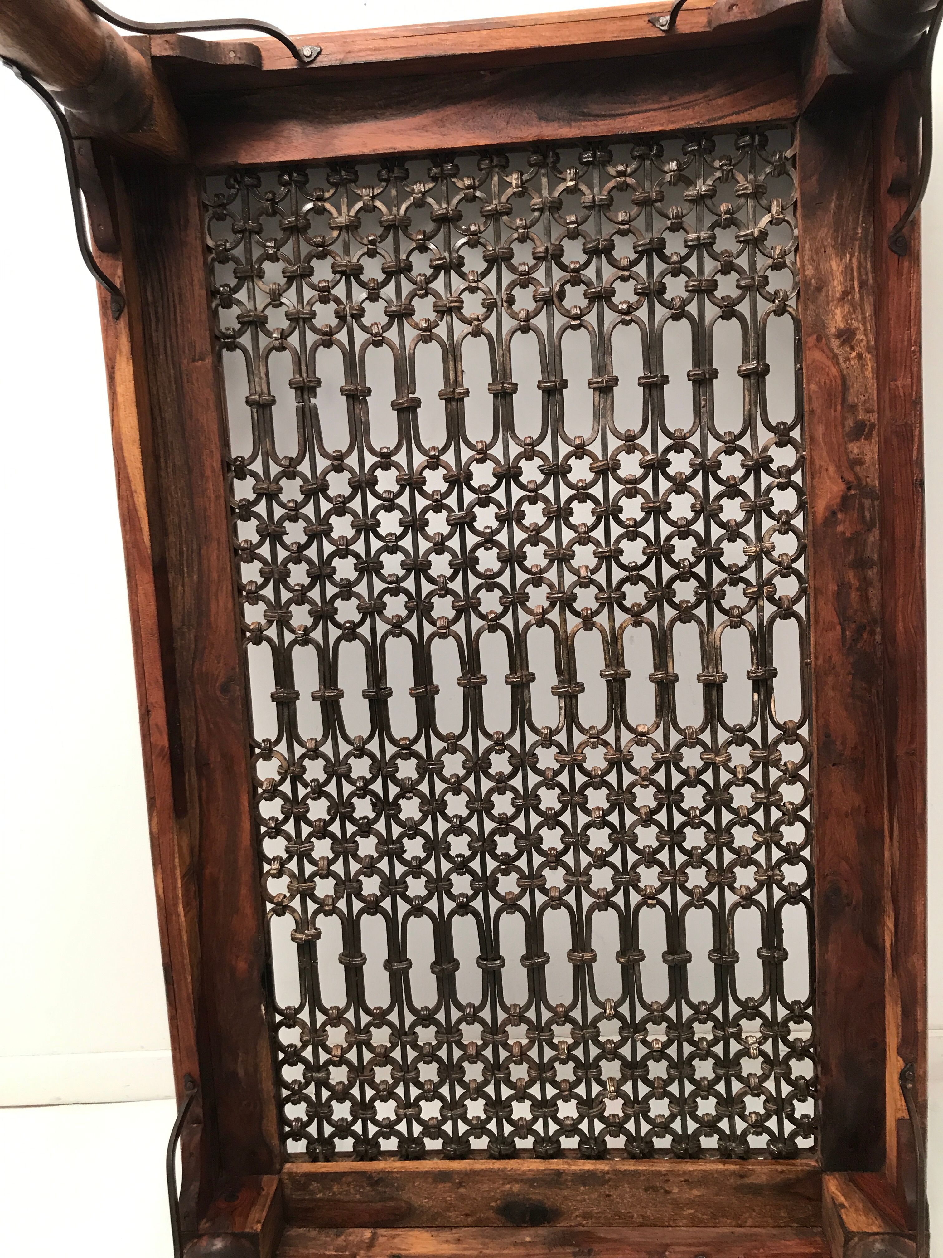 Tray coffee table decorated with a wrought iron trellis from 60-70