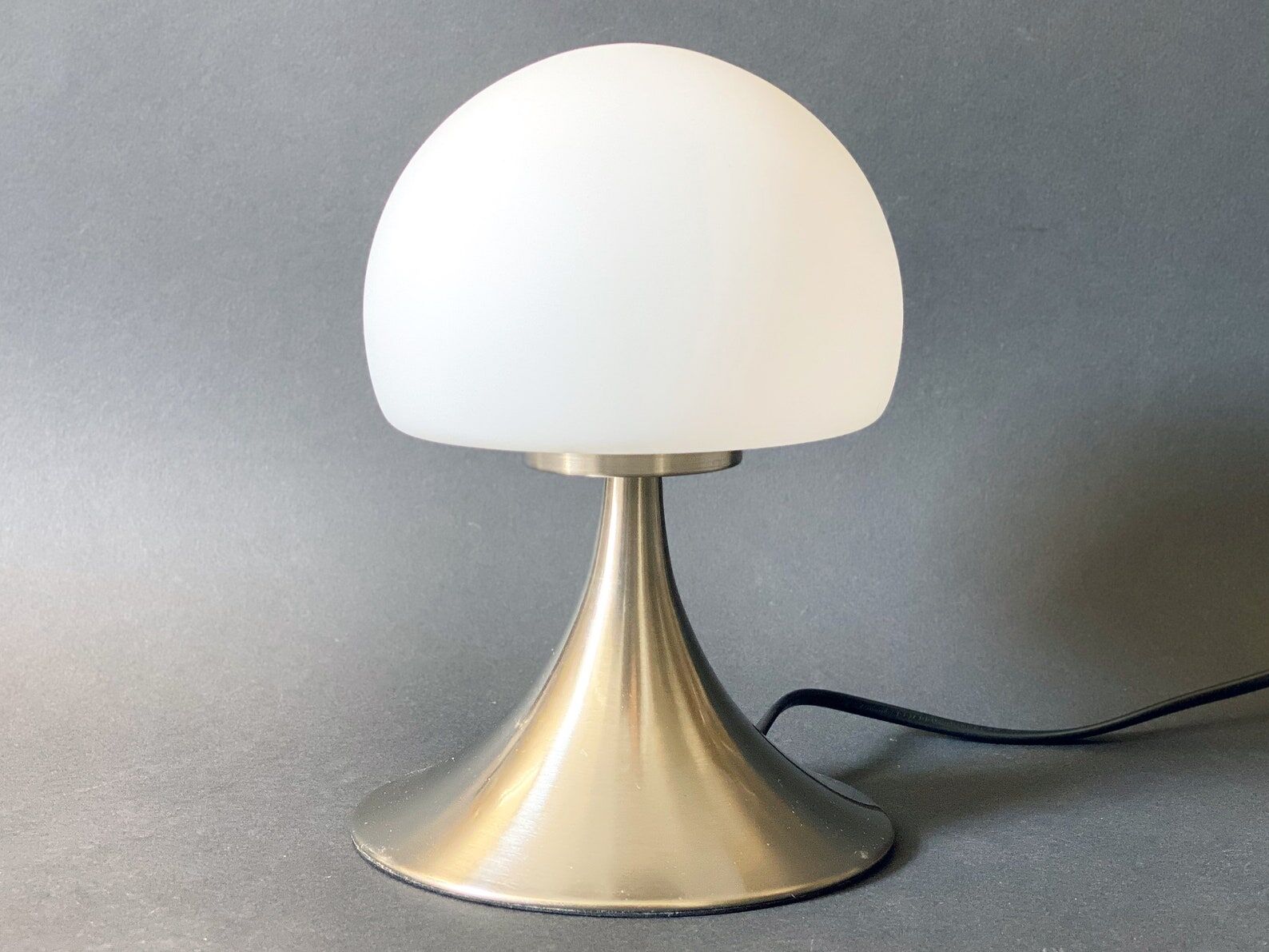 Vintage glass tip-touch mushroom table lamp / bed lamp
