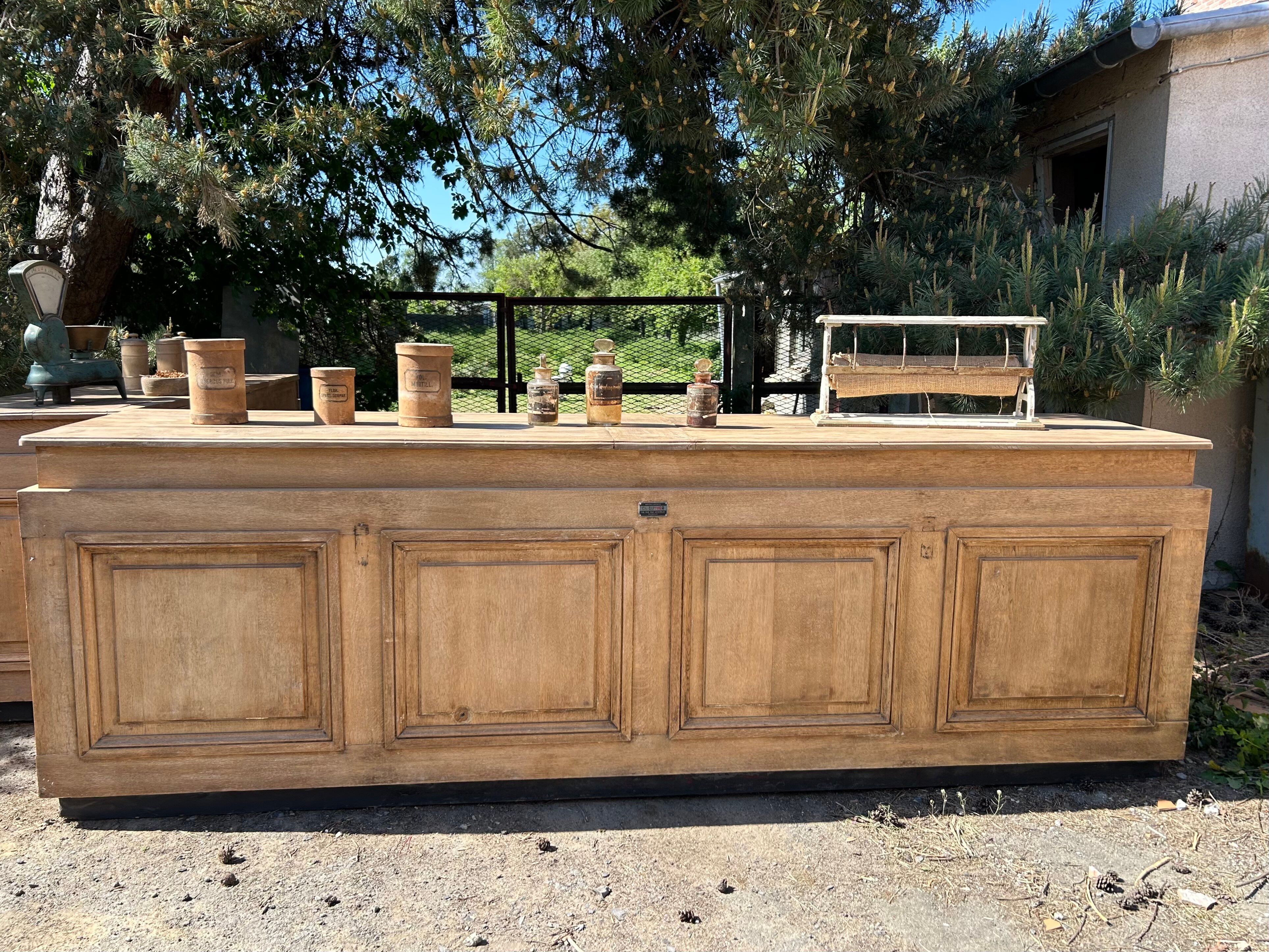 Exceptional large oak counter 288 cm