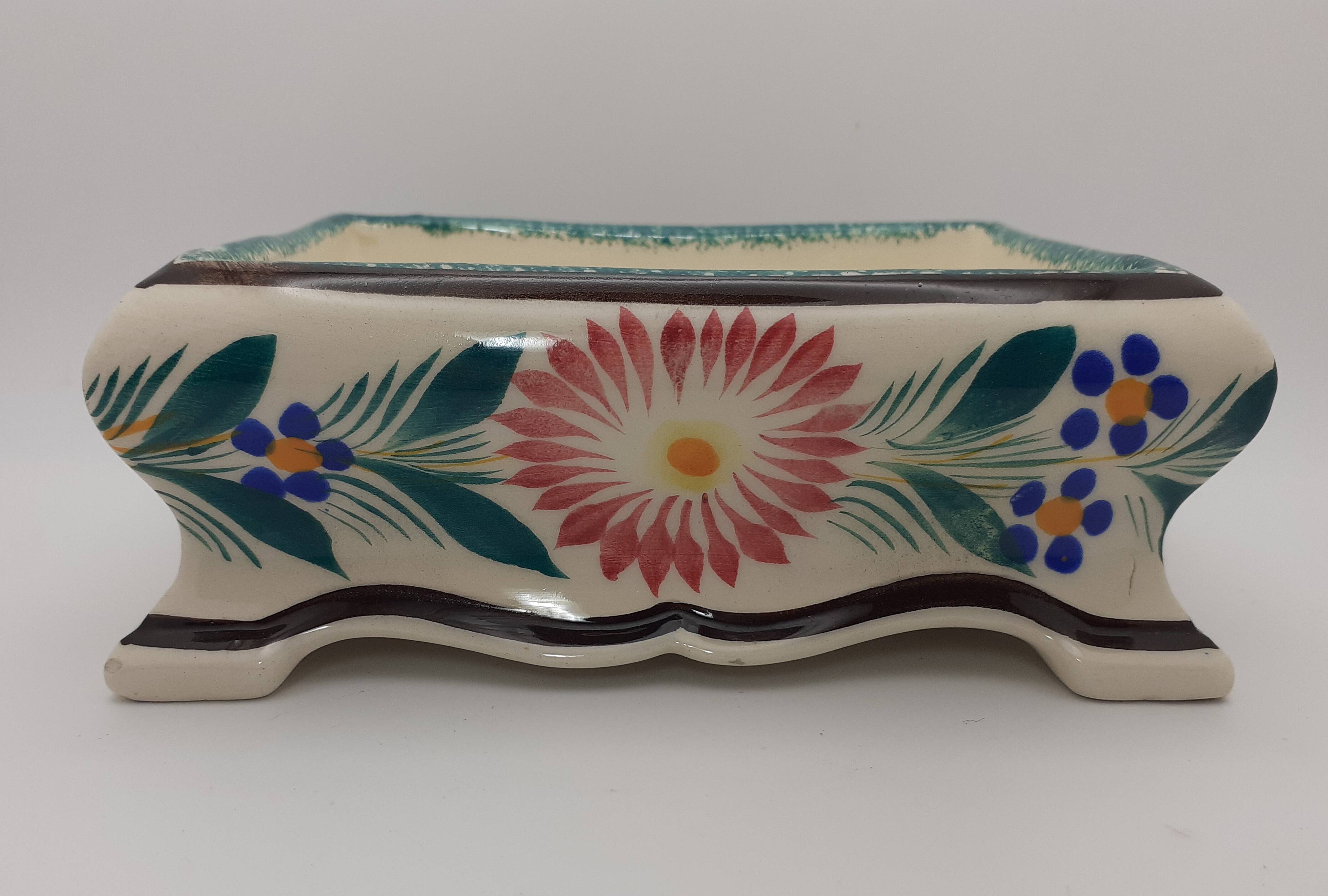 HB Quimper / Hand-decorated ceramic box