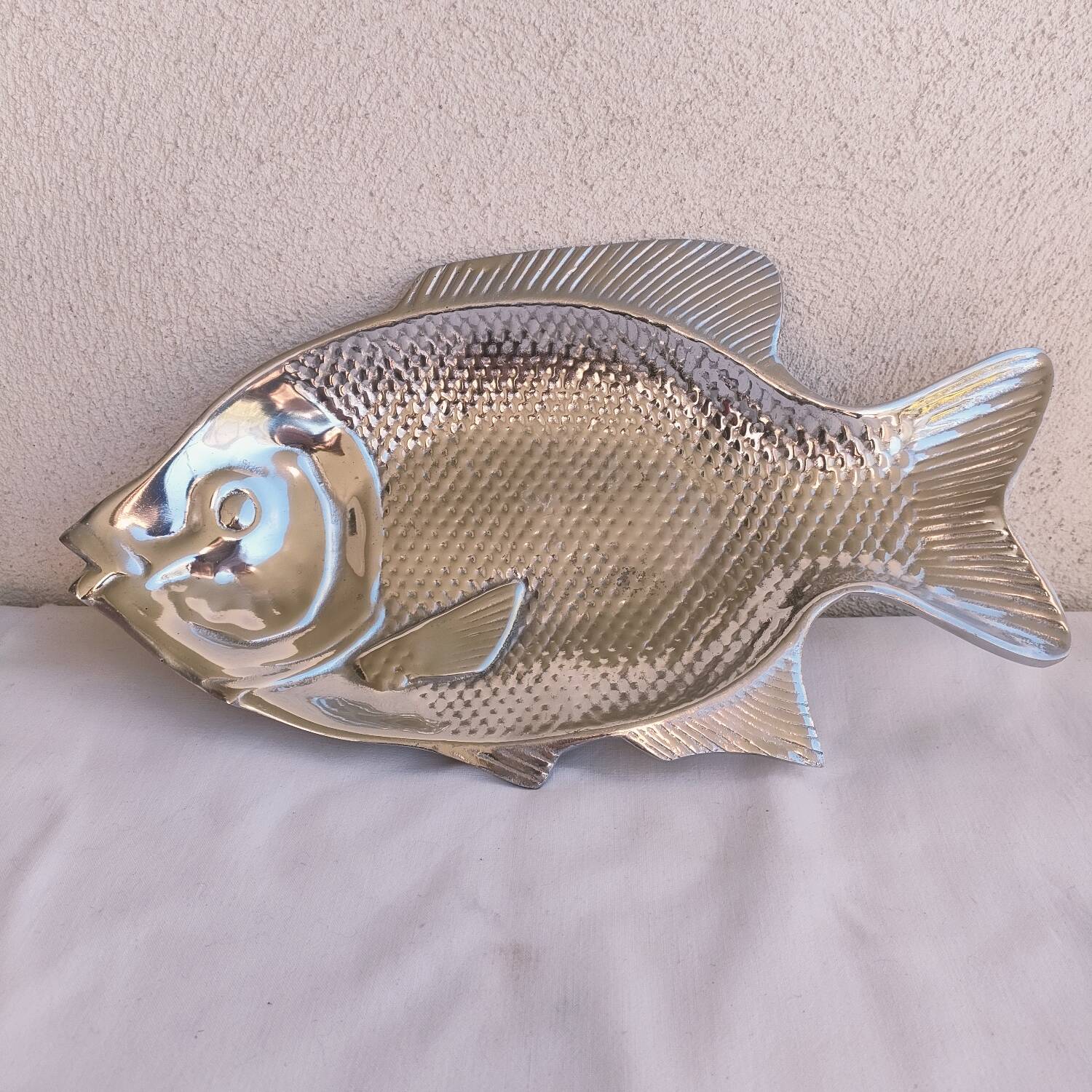 Metal fish dish