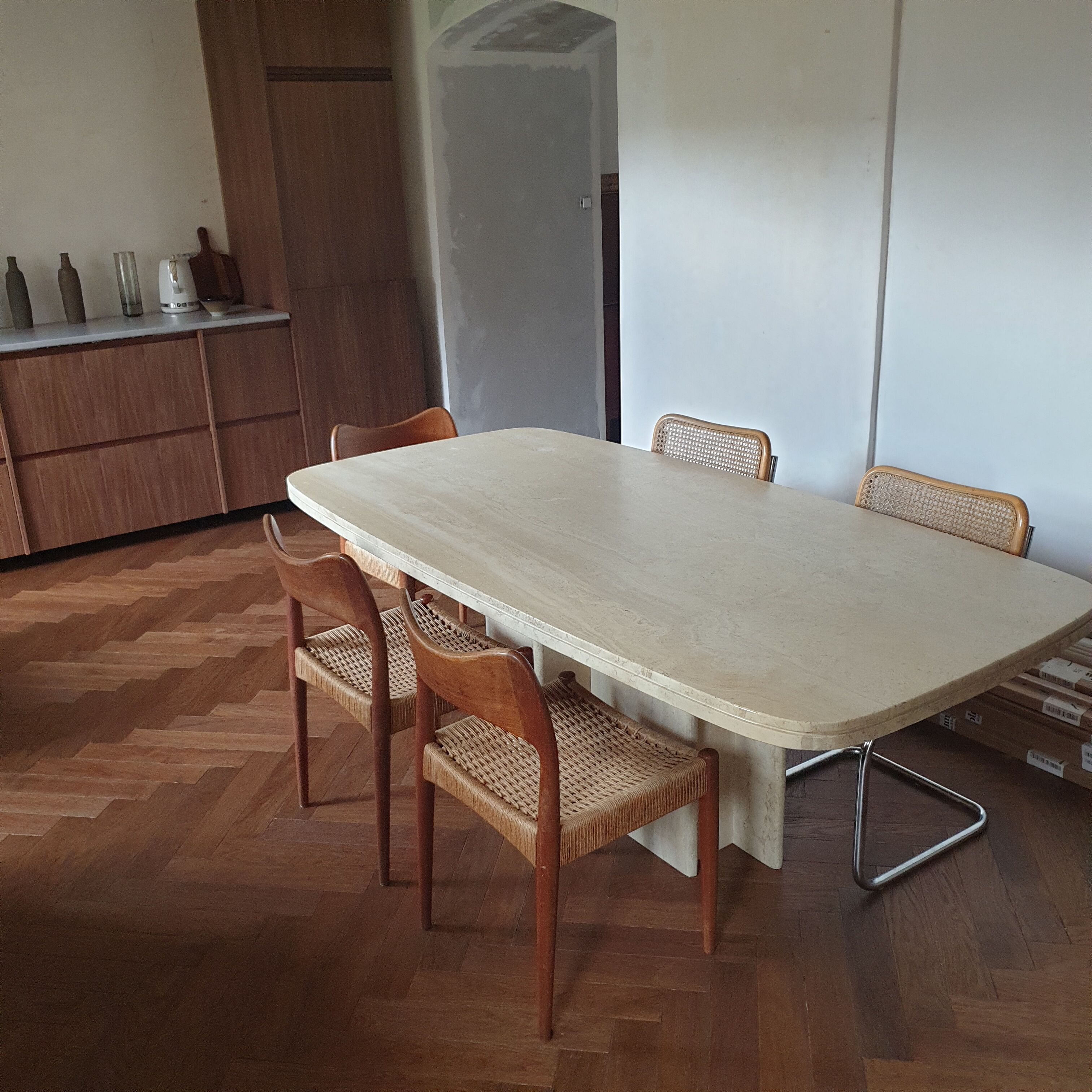 Vintage travertine dining table Roche bobois