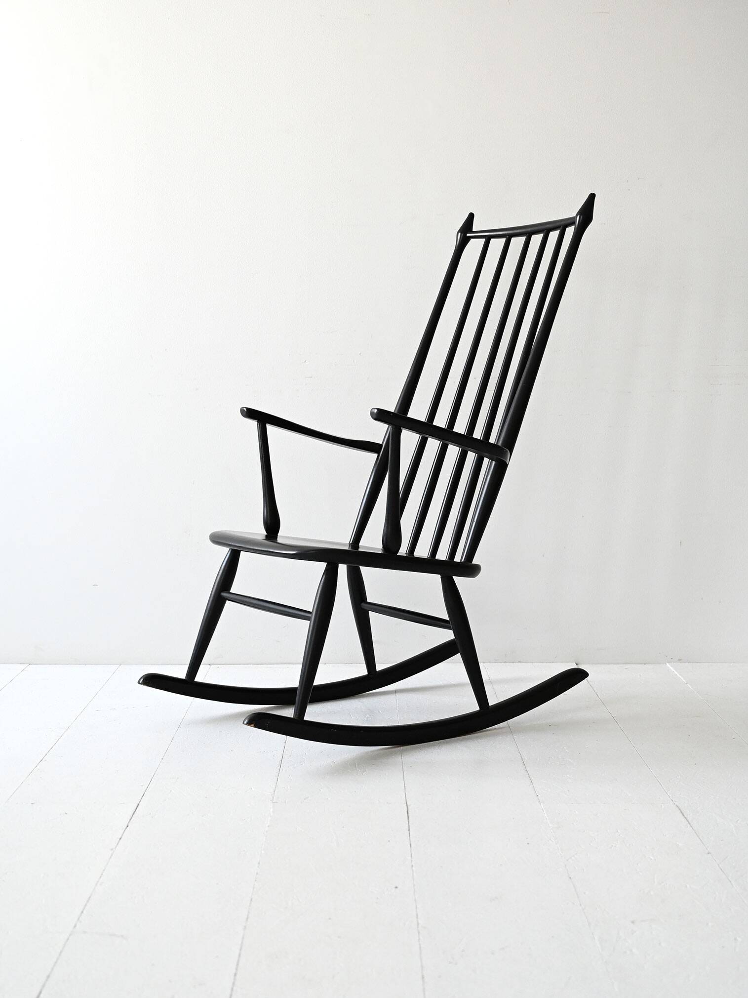 Fauteuil à bascule danois vintage de style Windsor