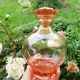 Carafe en verre rose