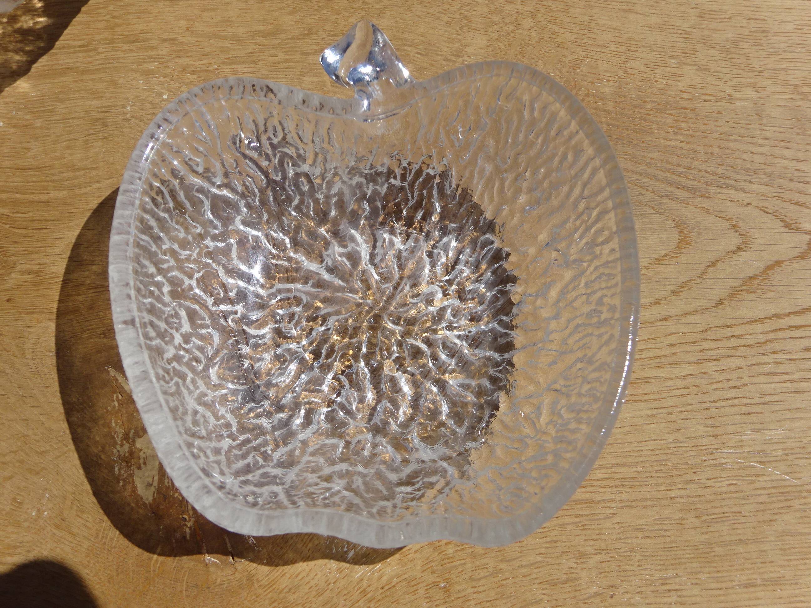 Ramequins et saladier en forme de pomme