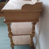 Small shabby bedside-style front furniture