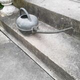 Long-billed zinc watering can