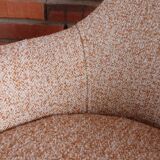 Fauteuils club scandinave bouclé blanc 1960, rénovés, paire de chaises cocktail vintage en bois rembourrés