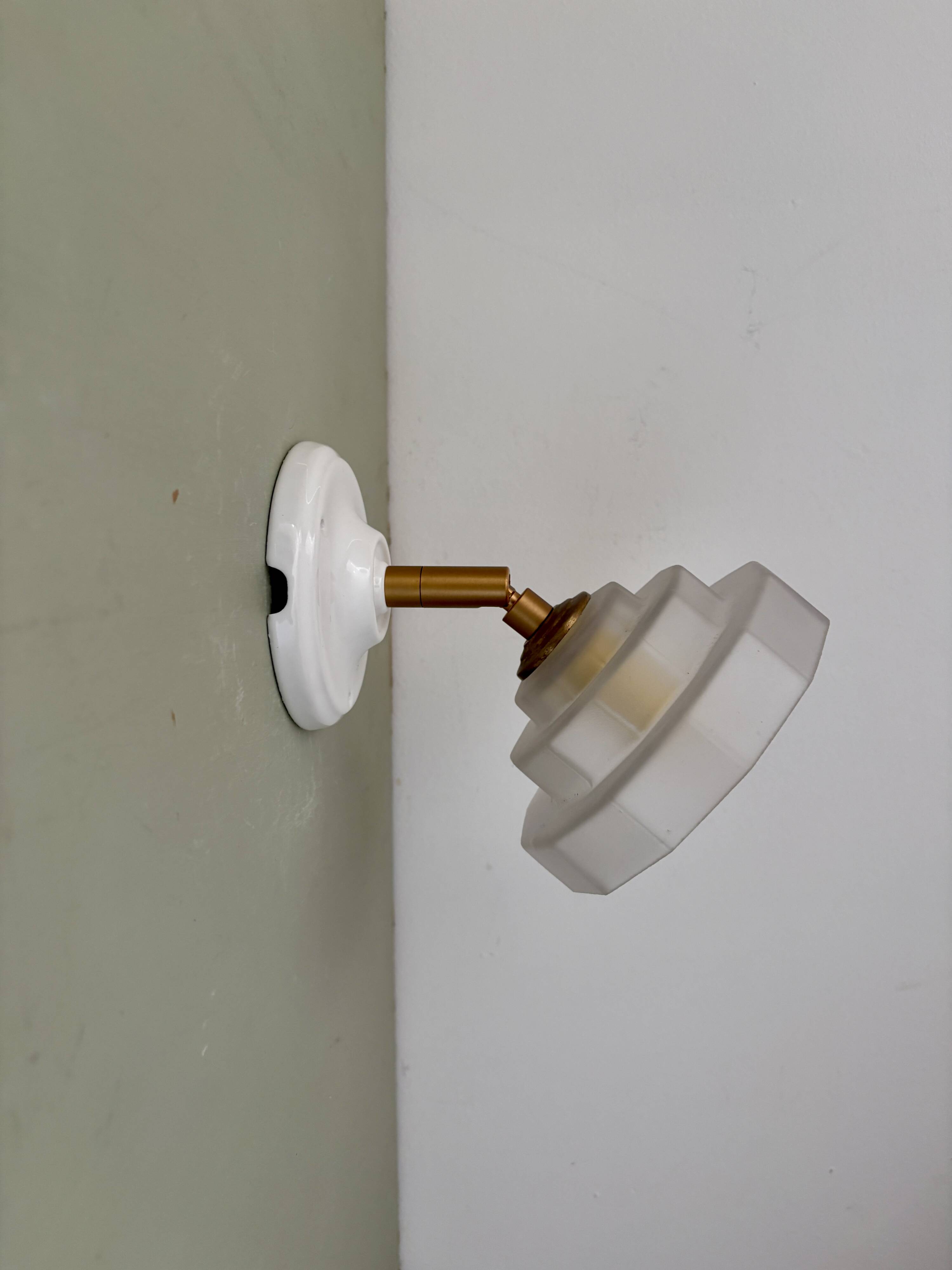 Vintage art deco frosted glass wall lamp with shade