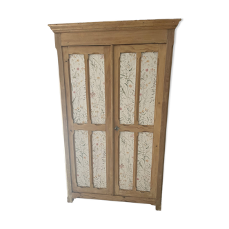 Armoire parisienne