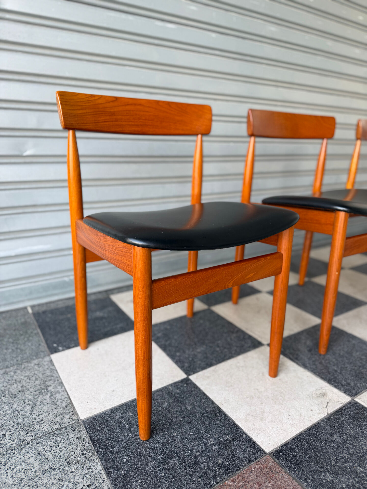 Lot de 4 chaises danoises en teck