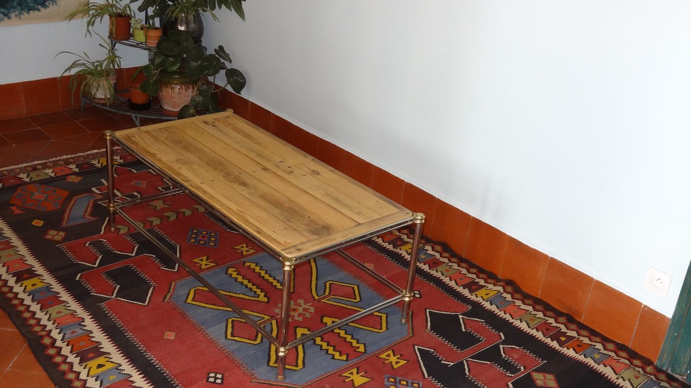 Gold, chrome metal coffee table and natural wood 120 x 60 cm