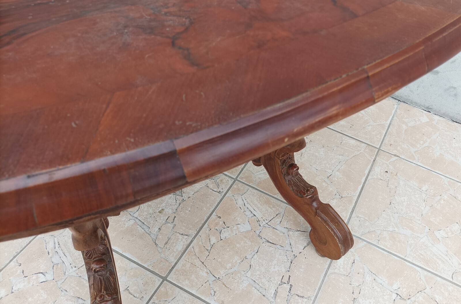 Napoleon III guéridon table in walnut