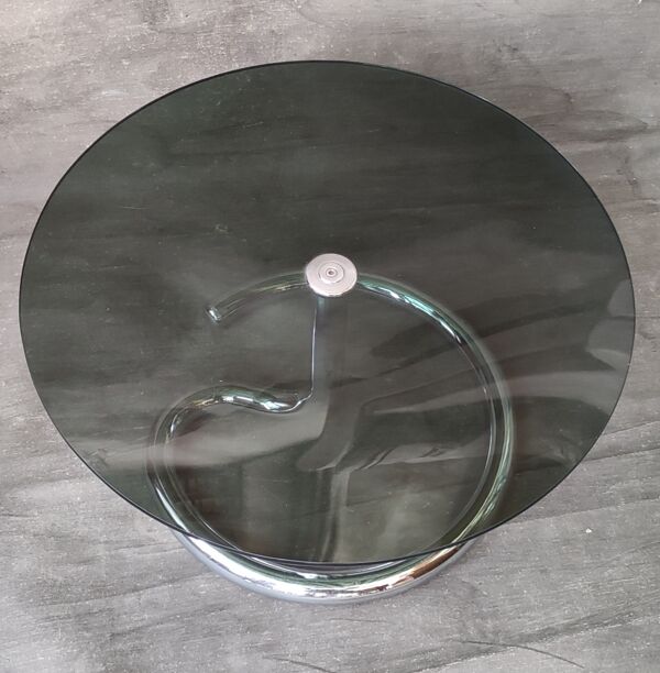 Table basse années 1970 en verre fumé et chrome