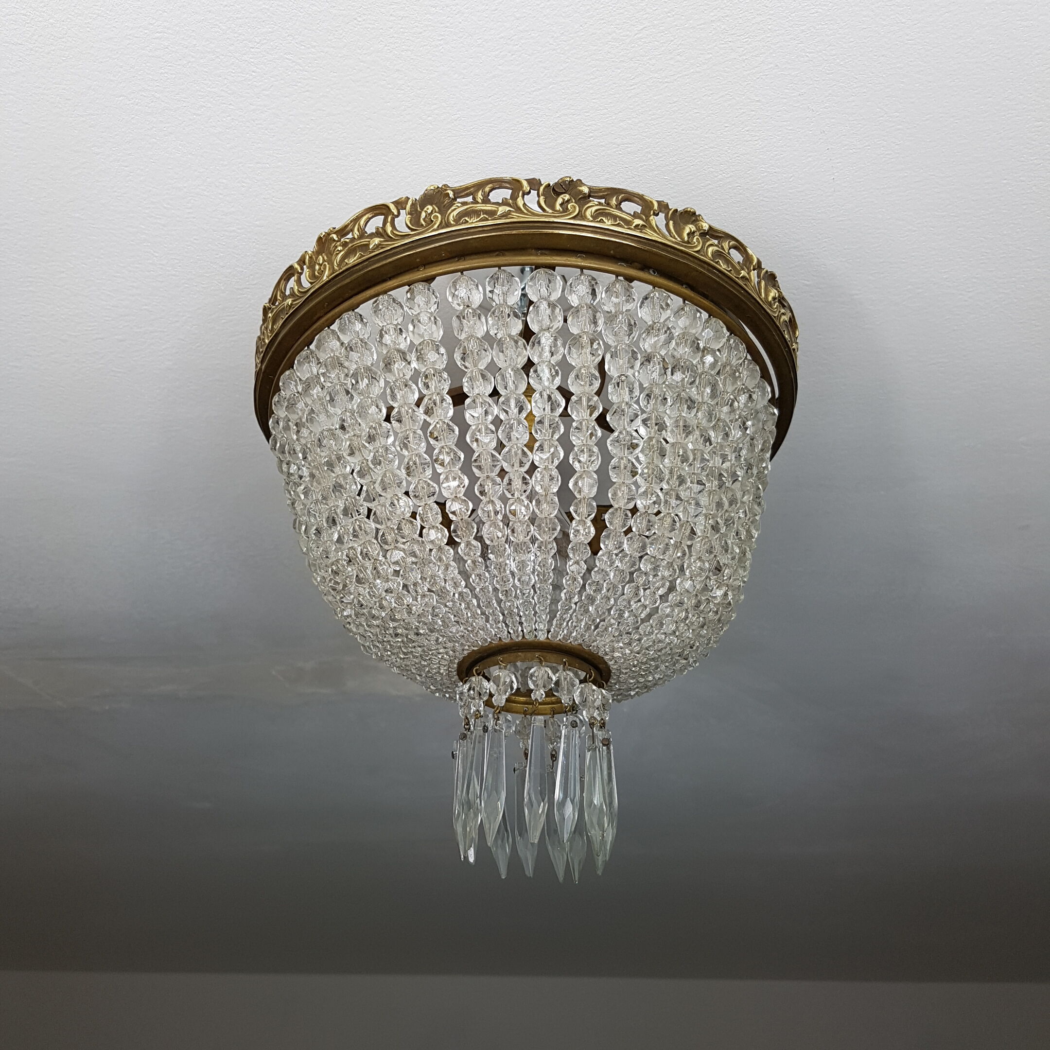 Ceiling light trash pearls and Crystal pendants