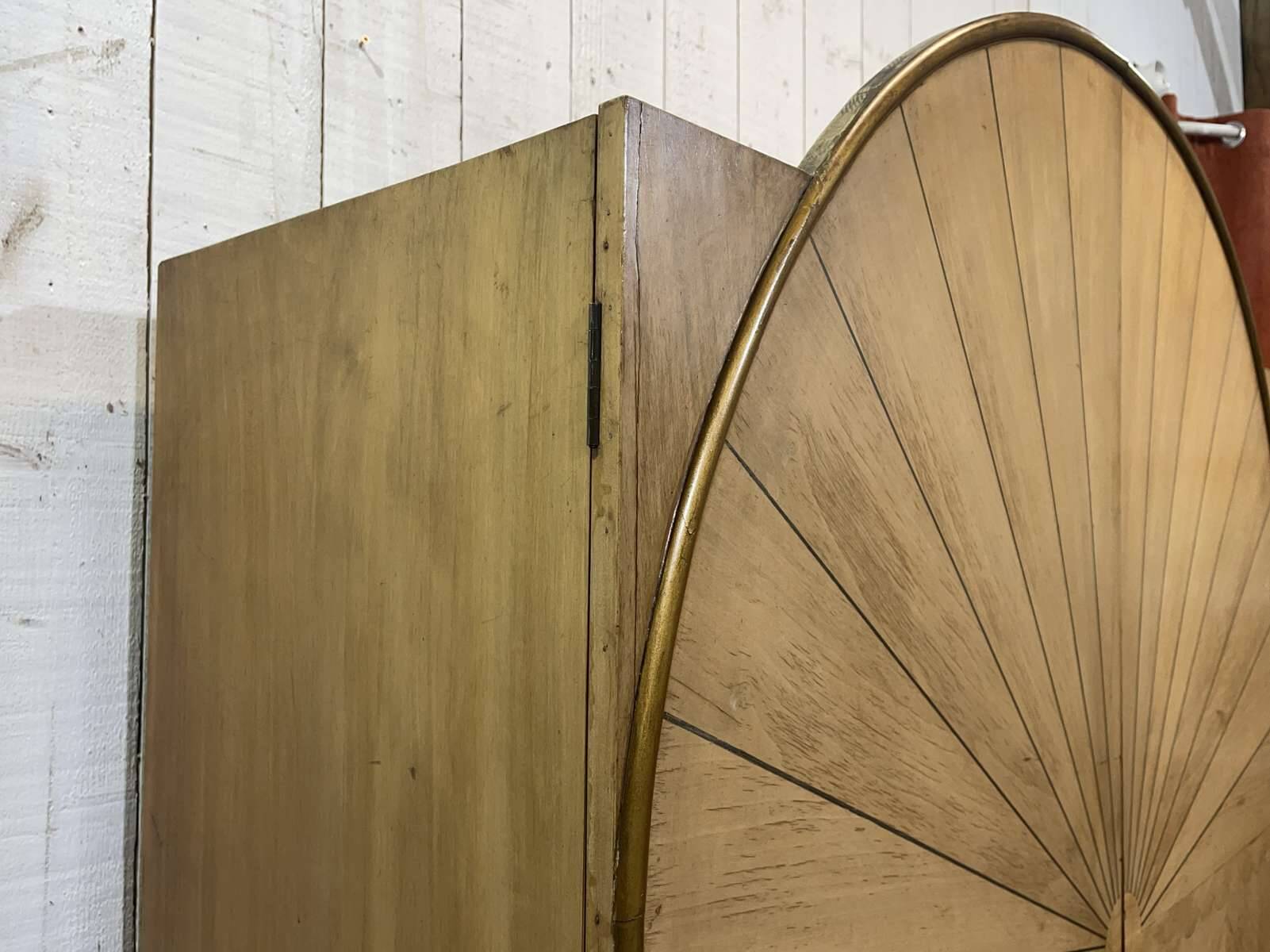 Penderie anglaise art déco en noyer des années 1930