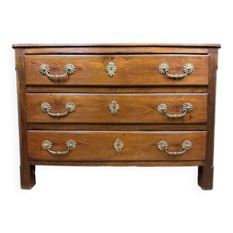 Curved Louis XIV period chest of drawers in solid walnut circa 1700