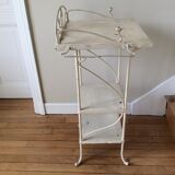 Iron apparatus table