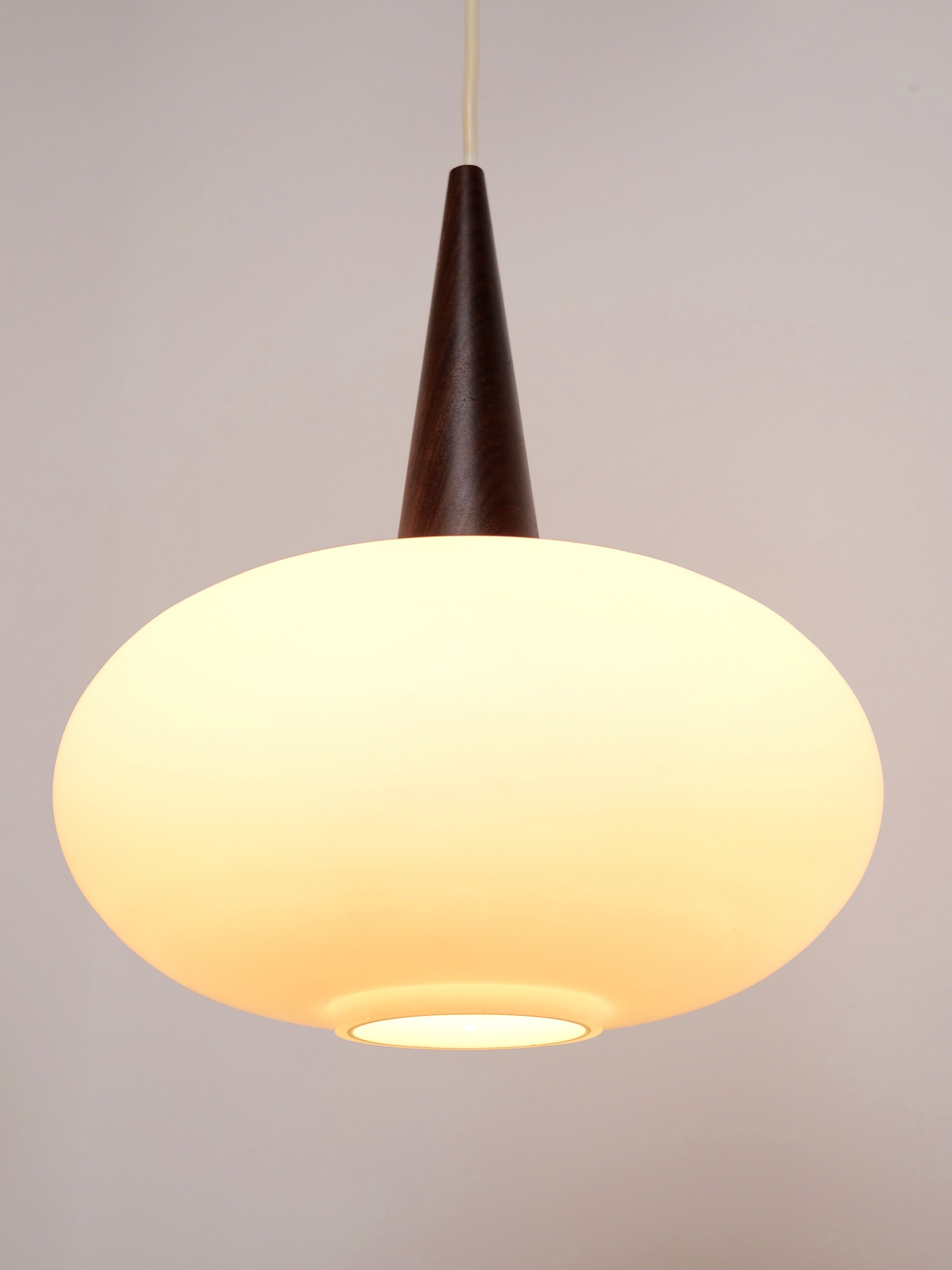 Opaline suspension Louis Kalff for Philips 1960