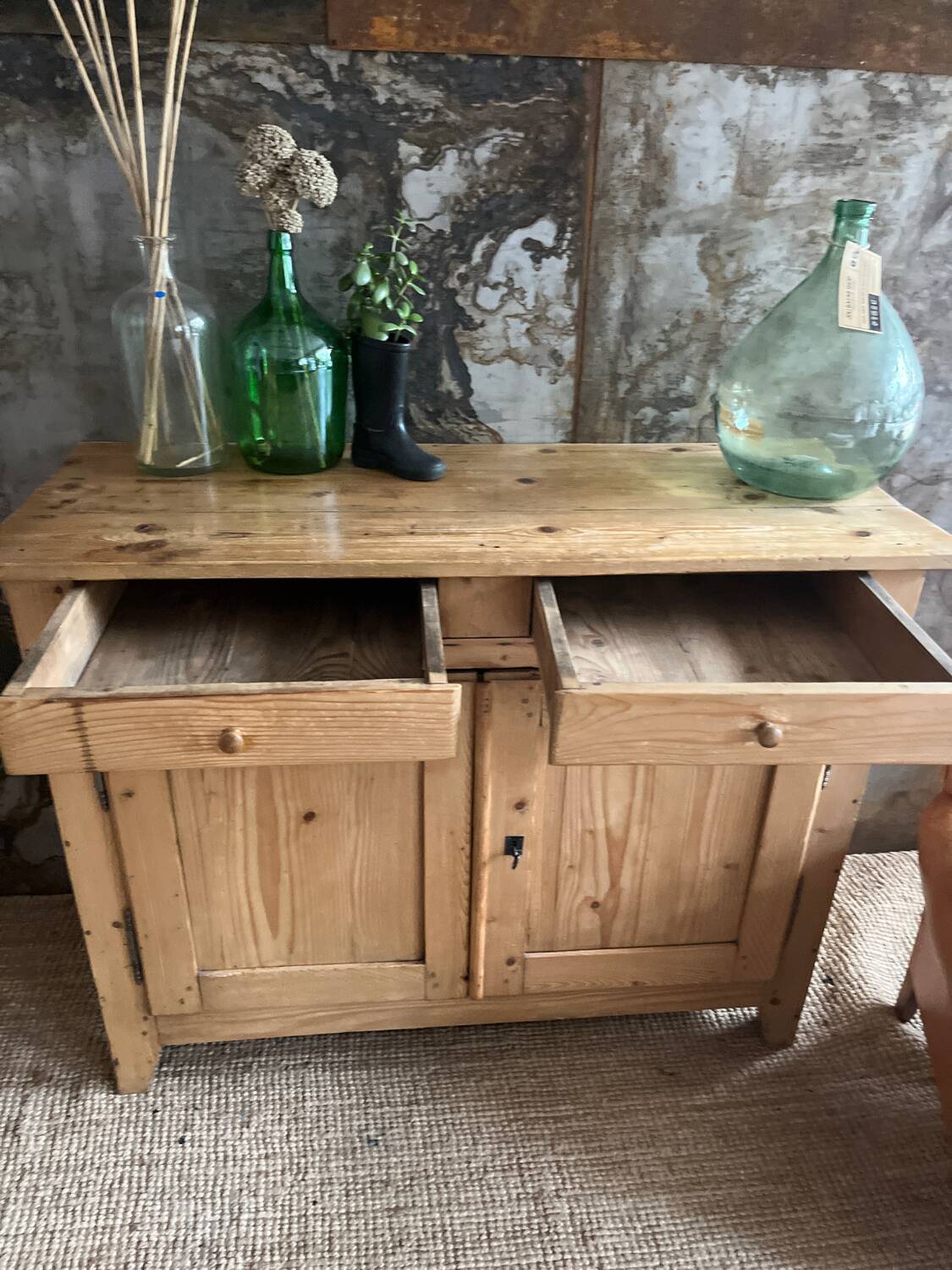Parisian raw wood buffet