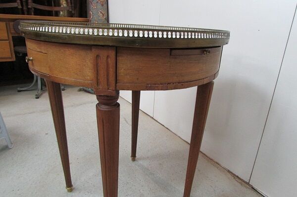 Table Louis XVI style