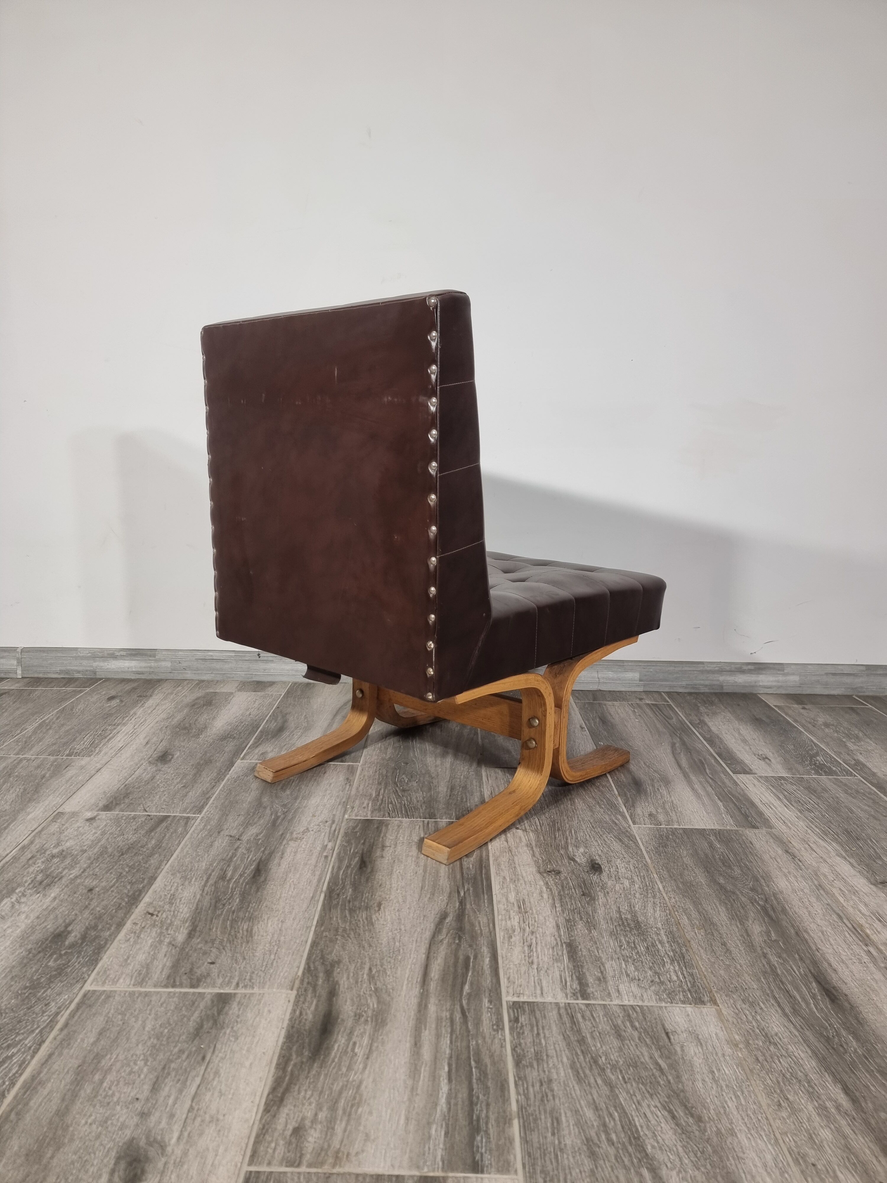 Fauteuil en cuir simple par Ludvik Volak