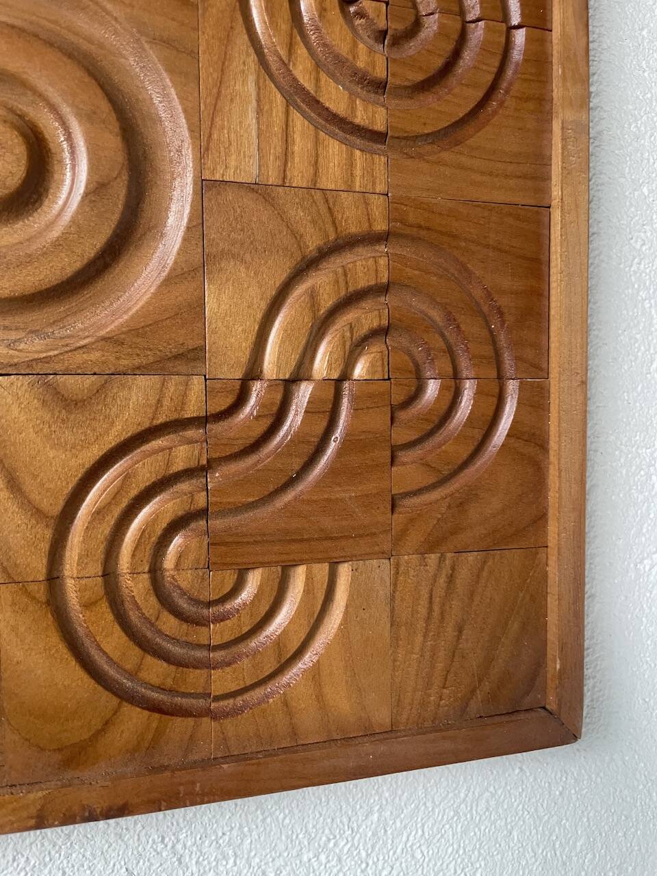 Bas relief cadre bois sculpté