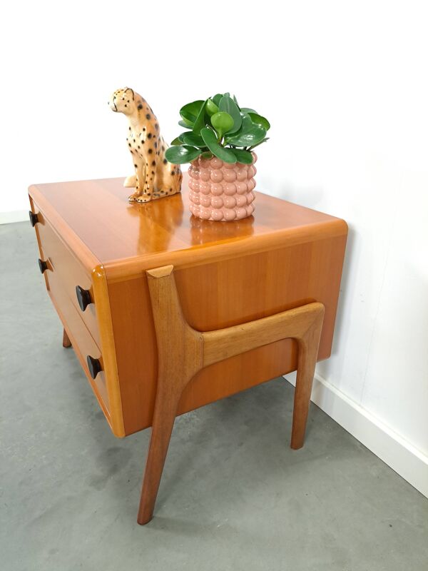 Meuble en teck avec revêtement en métal noir, meuble TV